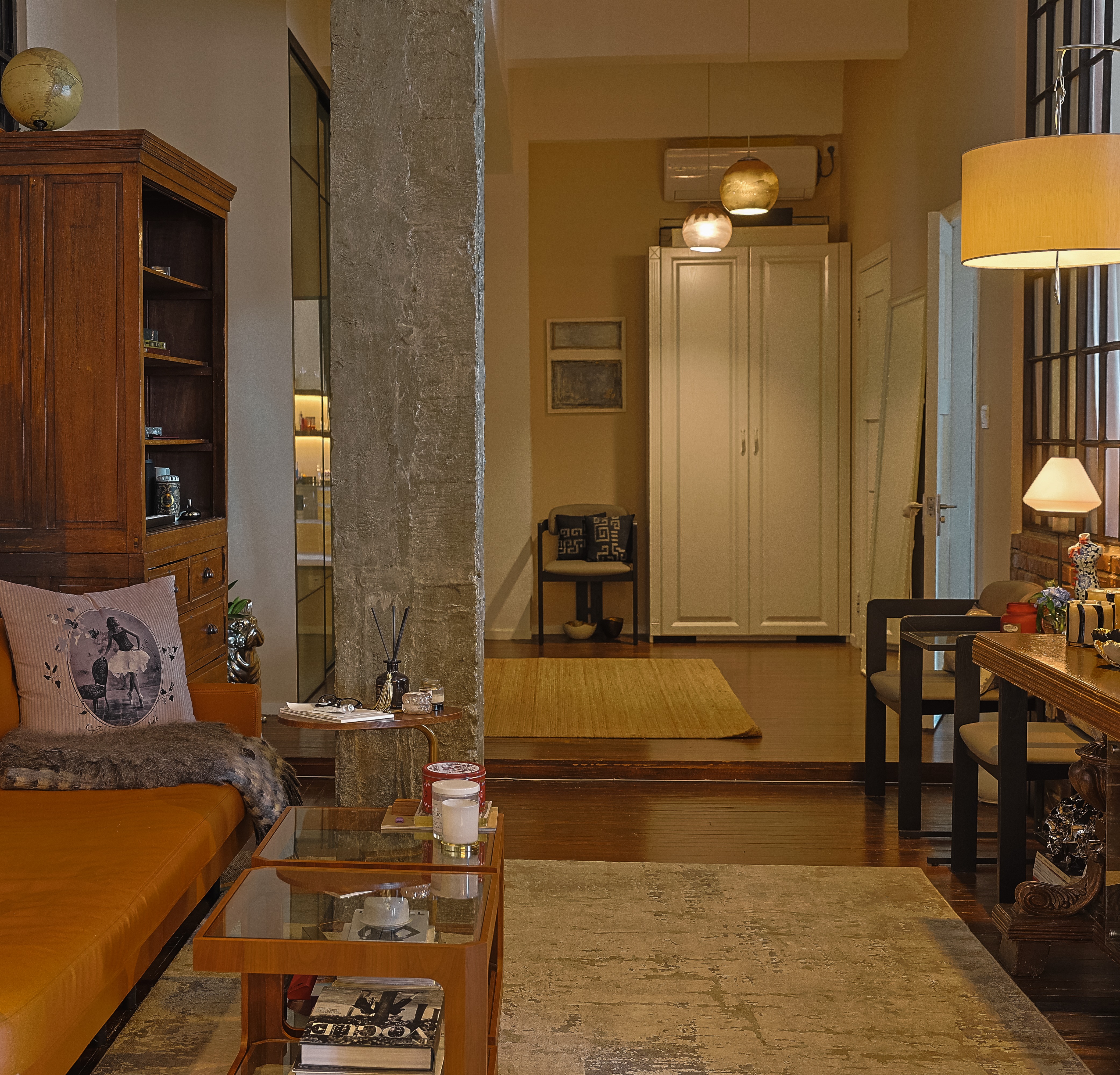 An artful sanctuary in Shanghai's iconic Embankment Building